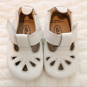 Old Soles T-Petal white leather baby shoes